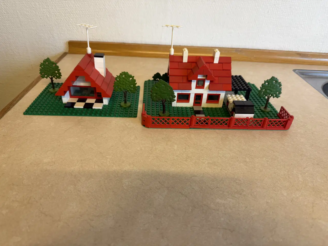 Billede 1 - Lego byggesæt sælges 600kr bud modtages