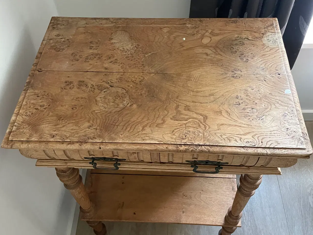 Billede 2 - Tobaksbord