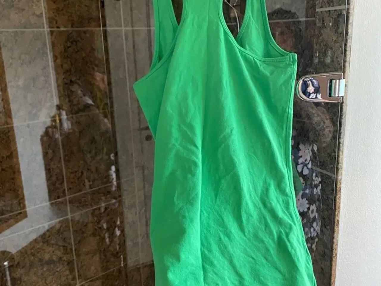 Billede 3 - Smart grøn bluse fra pieces str M