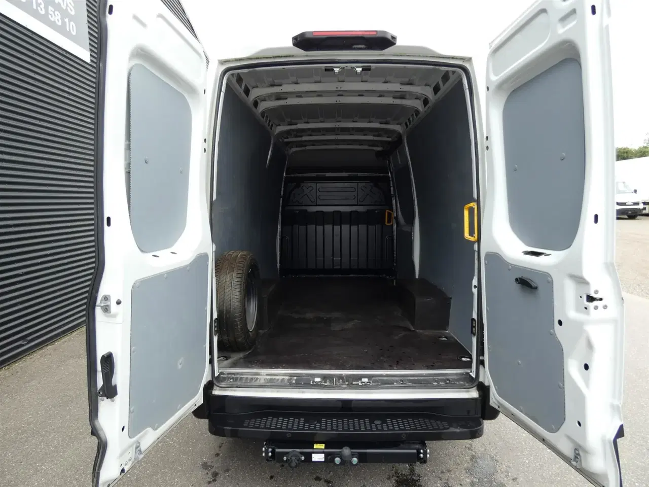 Billede 8 - Iveco Daily 35S18 12m3 3,0 D 180HK Van 8g Aut.
