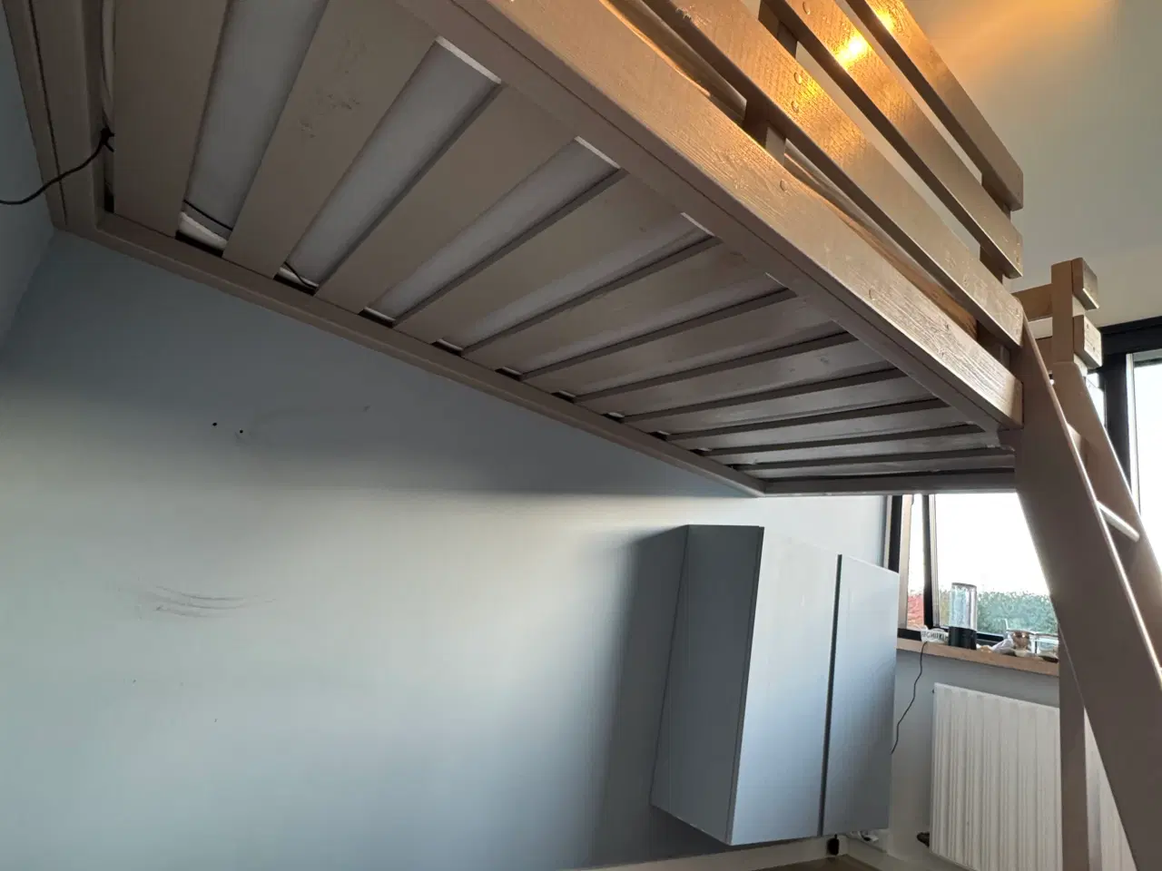 Billede 3 - Seng (hjemmelavet), brugt af barn