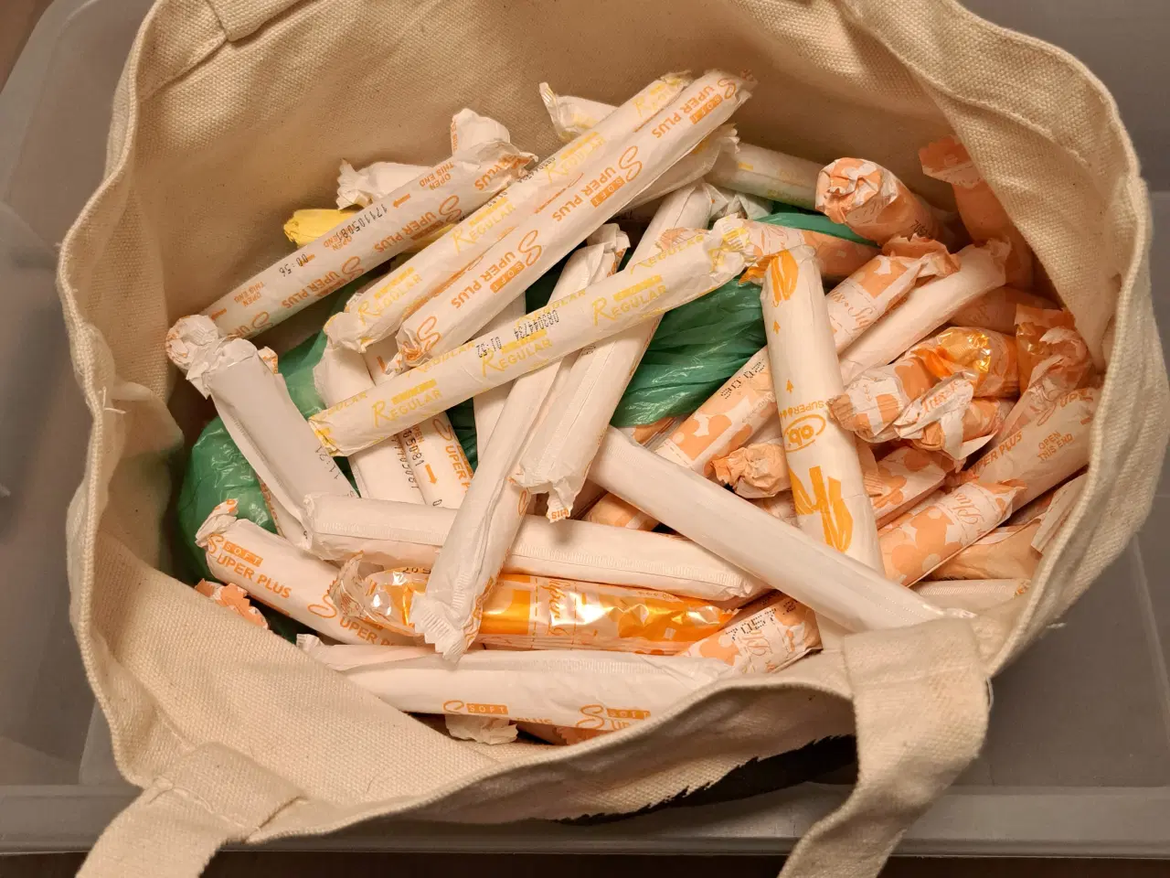 Billede 1 - Tamponer med og uden indføringshylster