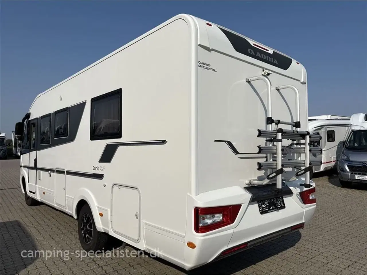 Billede 3 - 2019 - Adria Sonic Plus I700   Adria Sonic Plus I 700 DLT 2019 - Alde varme - Se den nu hos Camping-Specialisten.dk