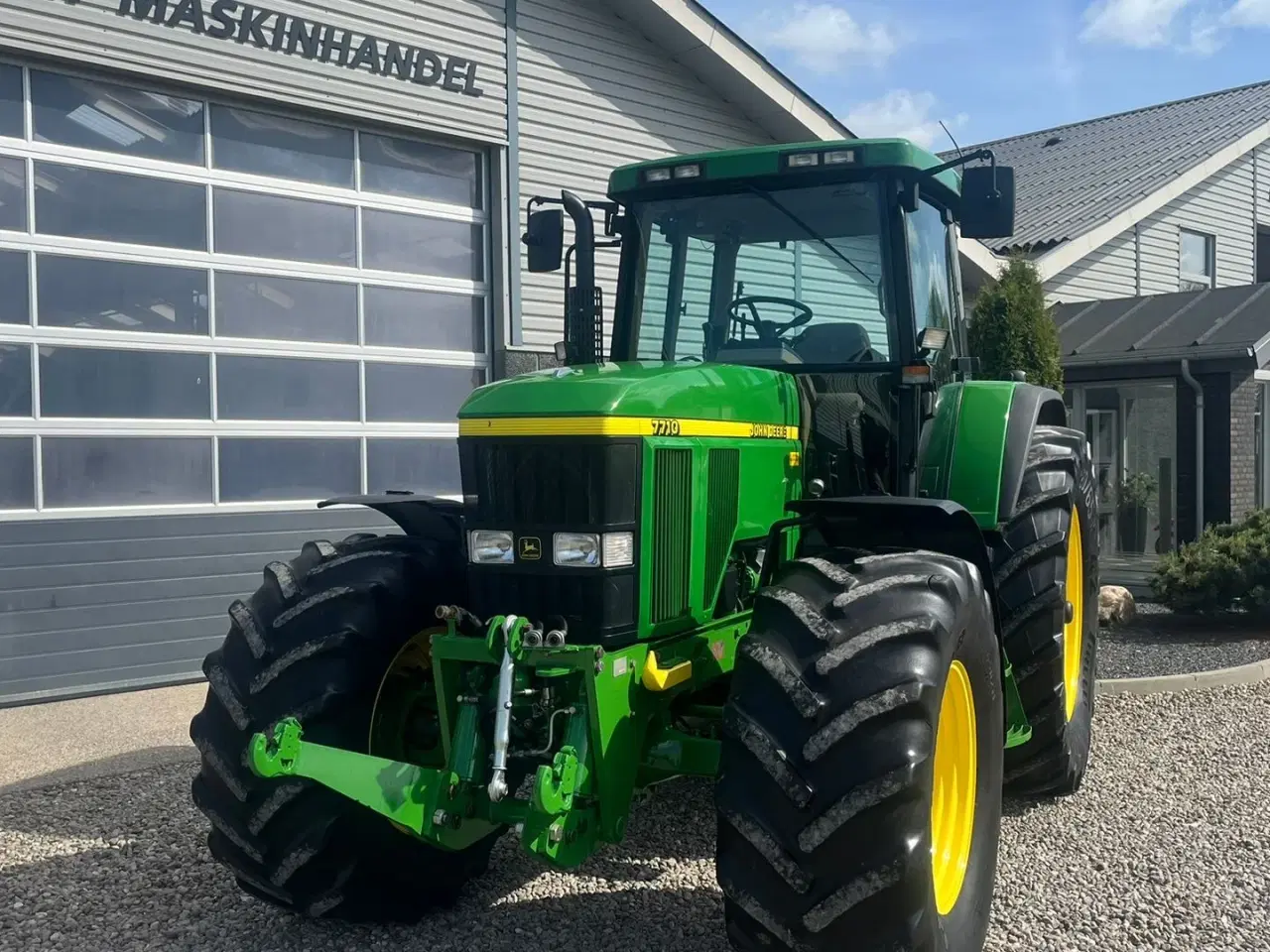 Billede 9 - John Deere 7710 8.1L motor, store hjul og frontlift. En ejeres velholdt gård traktor.