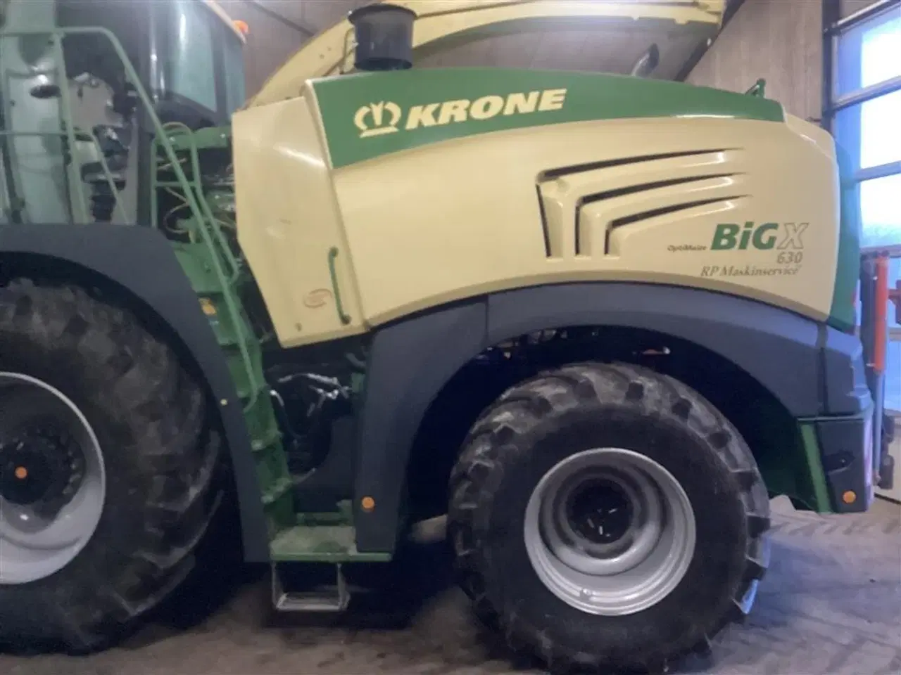 Billede 2 - KRONE Big X 630 inkl 380 pickup og 10 rækket majsbord