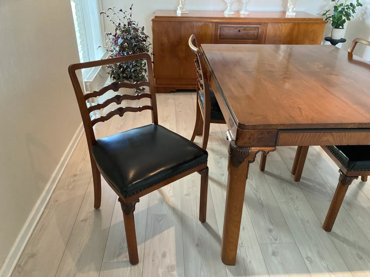 Billede 4 - Spisestue i rosentræ. Lavet i DK i 1935