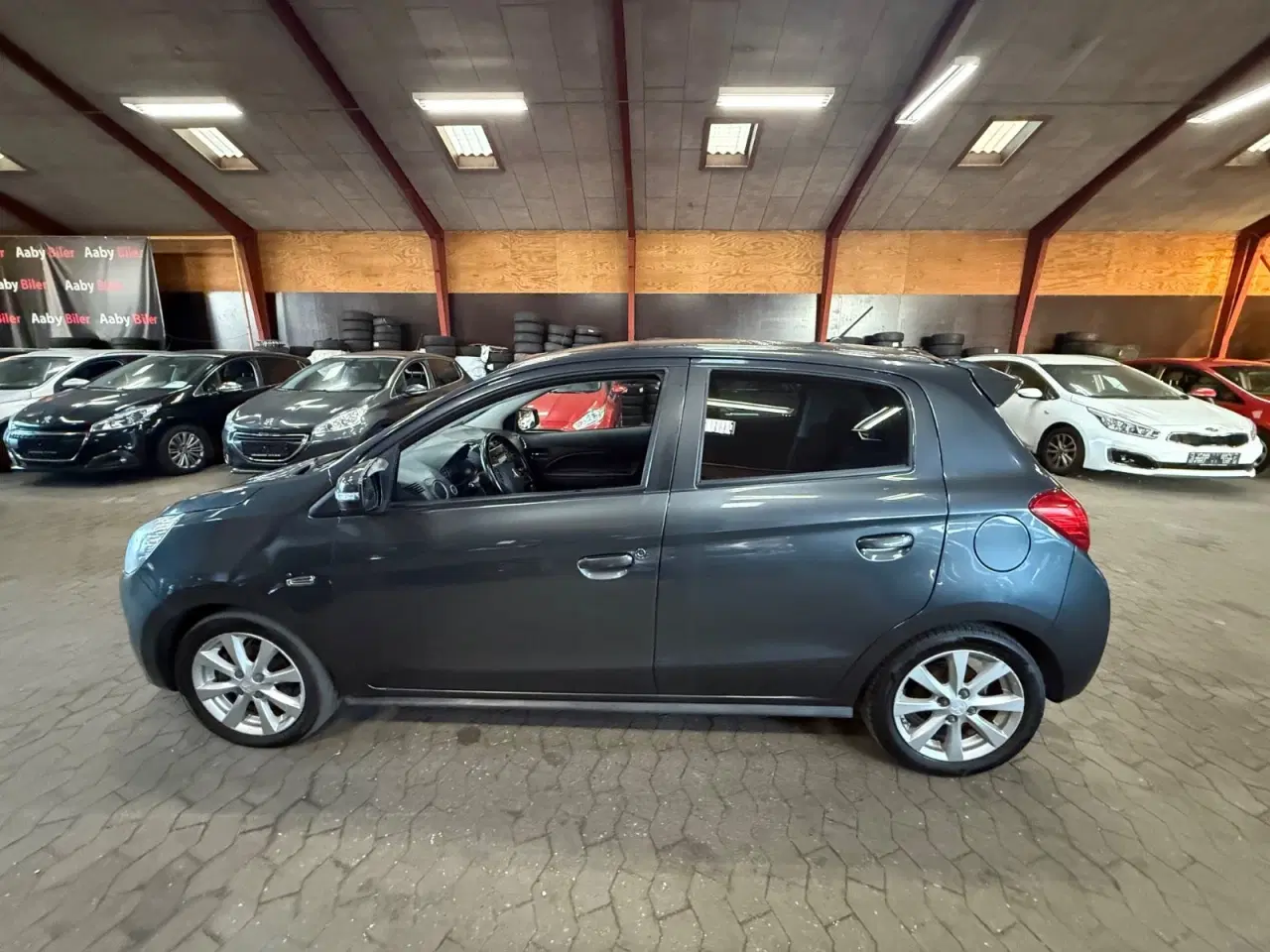 Billede 8 - Mitsubishi Space Star 1,2 Black & White