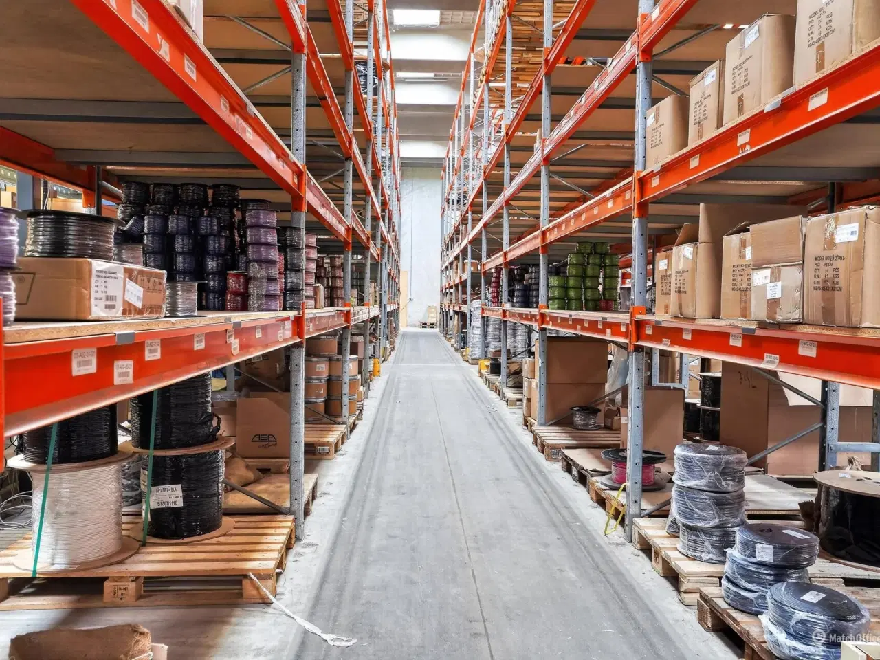 Billede 7 - Velbeliggende lagerlejemål med tilhørende kontorlokaler der giver mulighed for at indrette lejemålet efter behov.