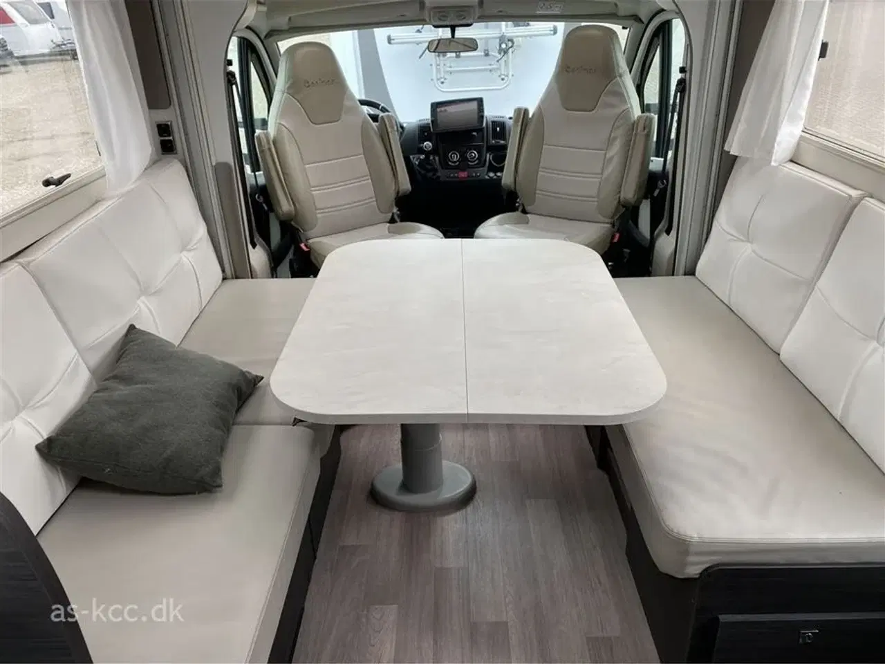 Billede 11 - 2020 - Benimar Mileo 287 Benimar Mileo 287 Face to Face model.