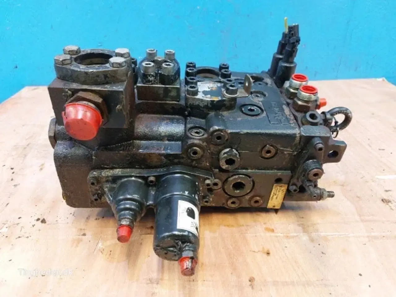 Billede 15 - JCB 427 HL Hydraulikventil 334/V1169