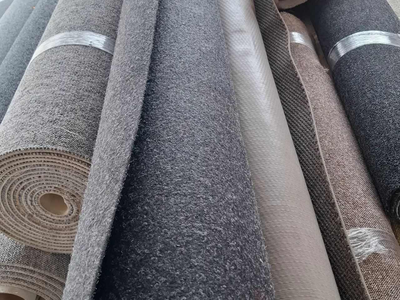 Billede 1 - Gulvtæppe Rester