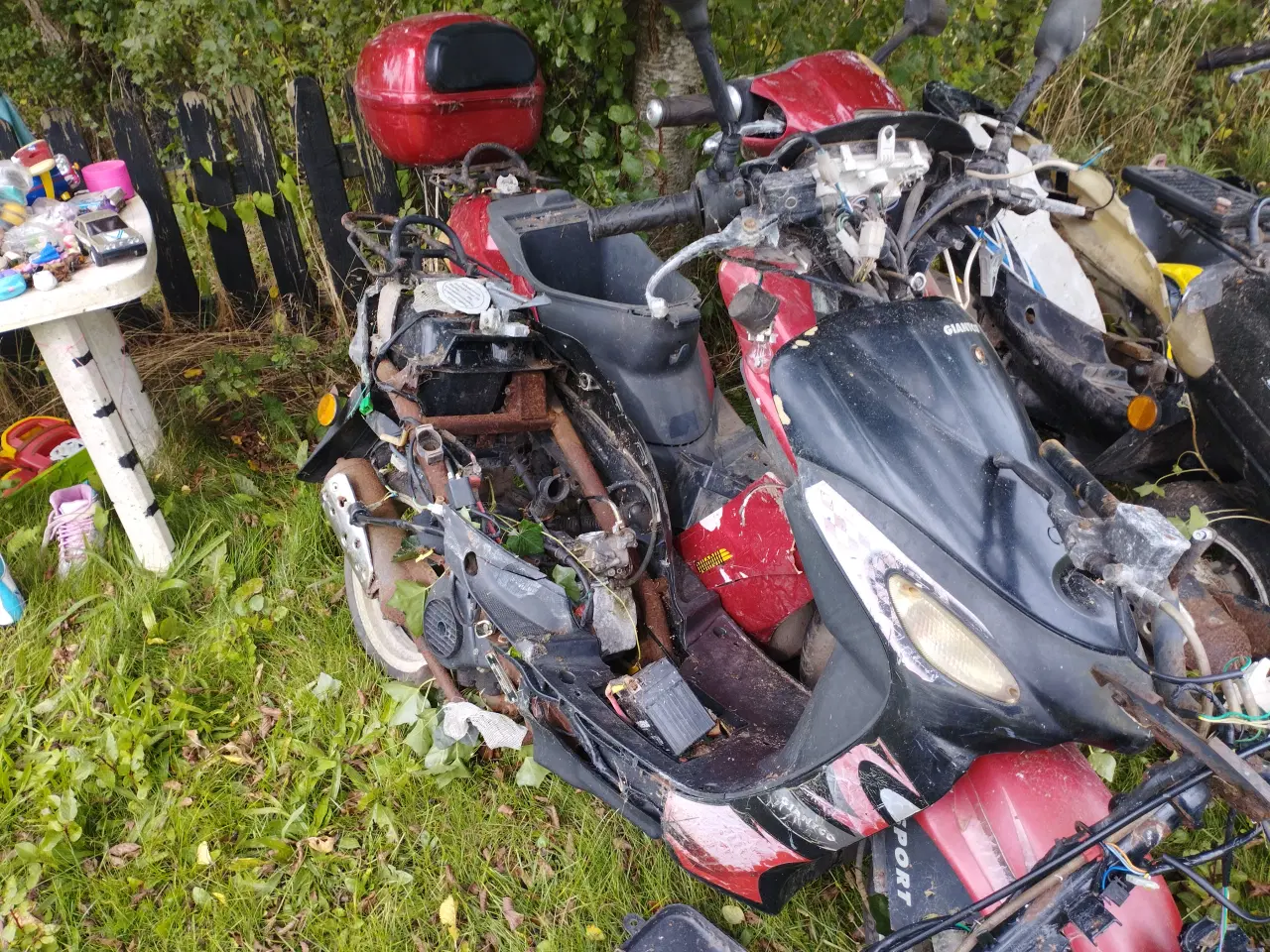 Billede 9 - Reservedele til scootere 