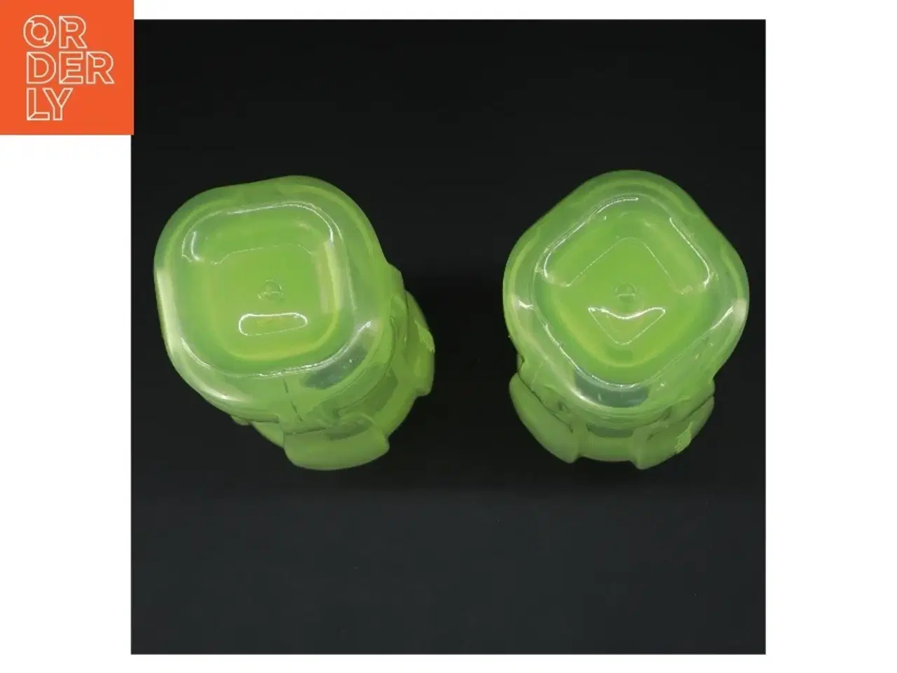 Billede 5 - Plastikflasker op med skruelåg fra Tupperware (str. 2 stk 25,5 cm)