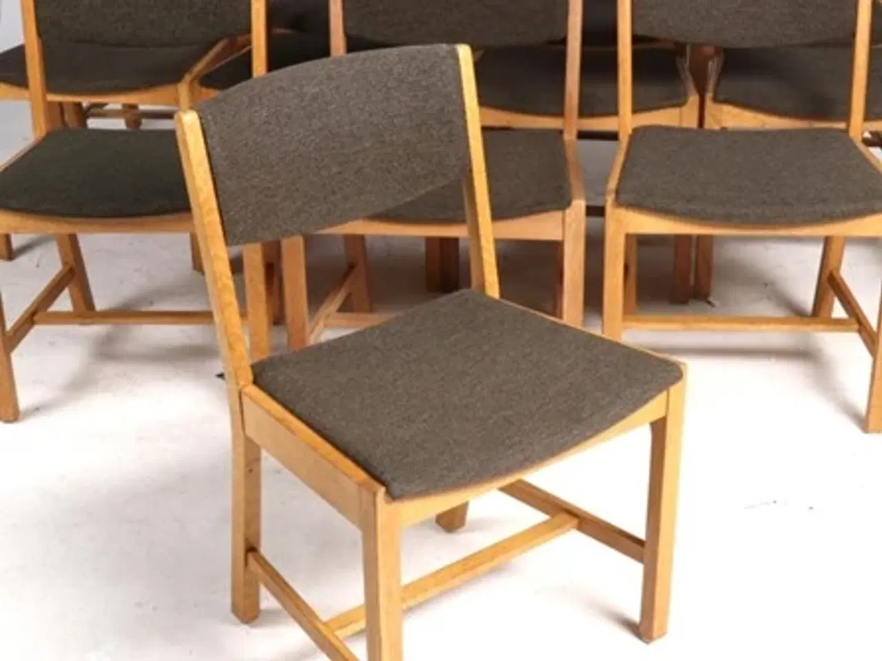 Billede 2 - Pæne spisebords stole