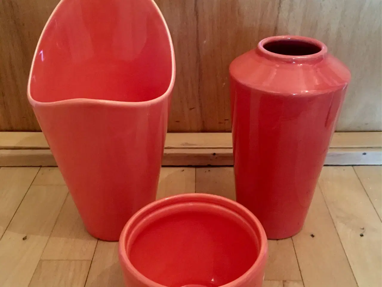 Billede 1 - Vaser og en potte til salg
