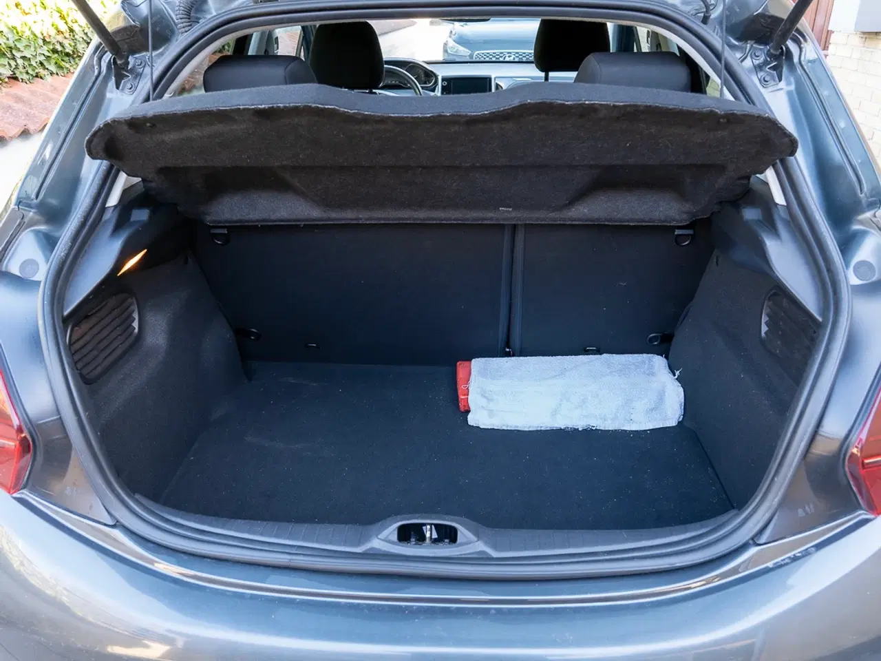 Billede 2 - Peugeot 208 1.2 VTi 5D Allure i perfekt stand