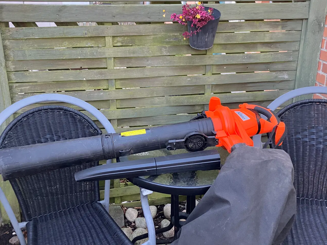 Billede 1 - Løvsuger/-blæser med kværn