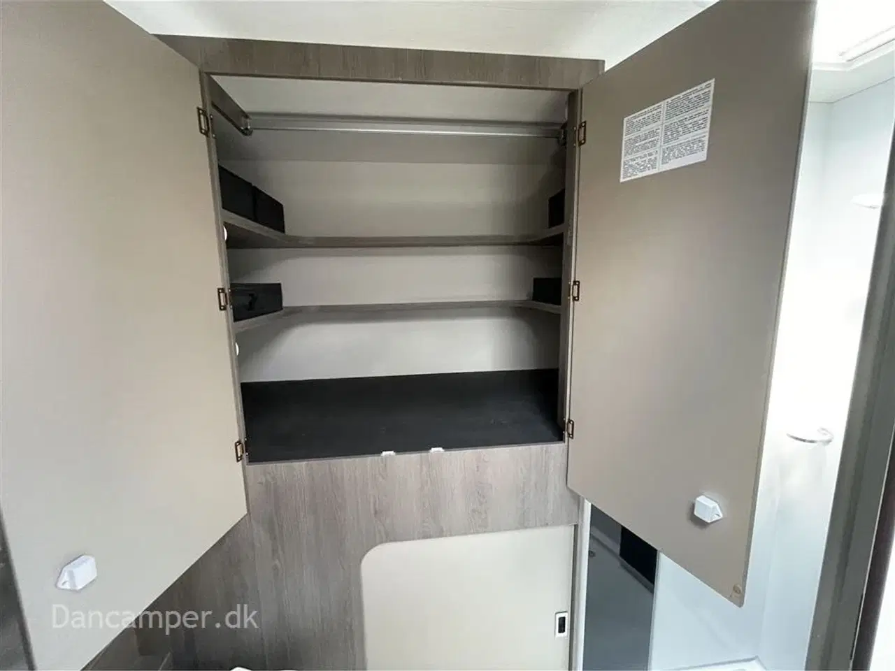 Billede 20 - 2020 - Chausson Titanium 640   Kommissionsbil. Lounge siddegruppe , Dobbeltseng, Populær model , 170Hk, 6-trins automatgear, solcelle, inverter 1500W