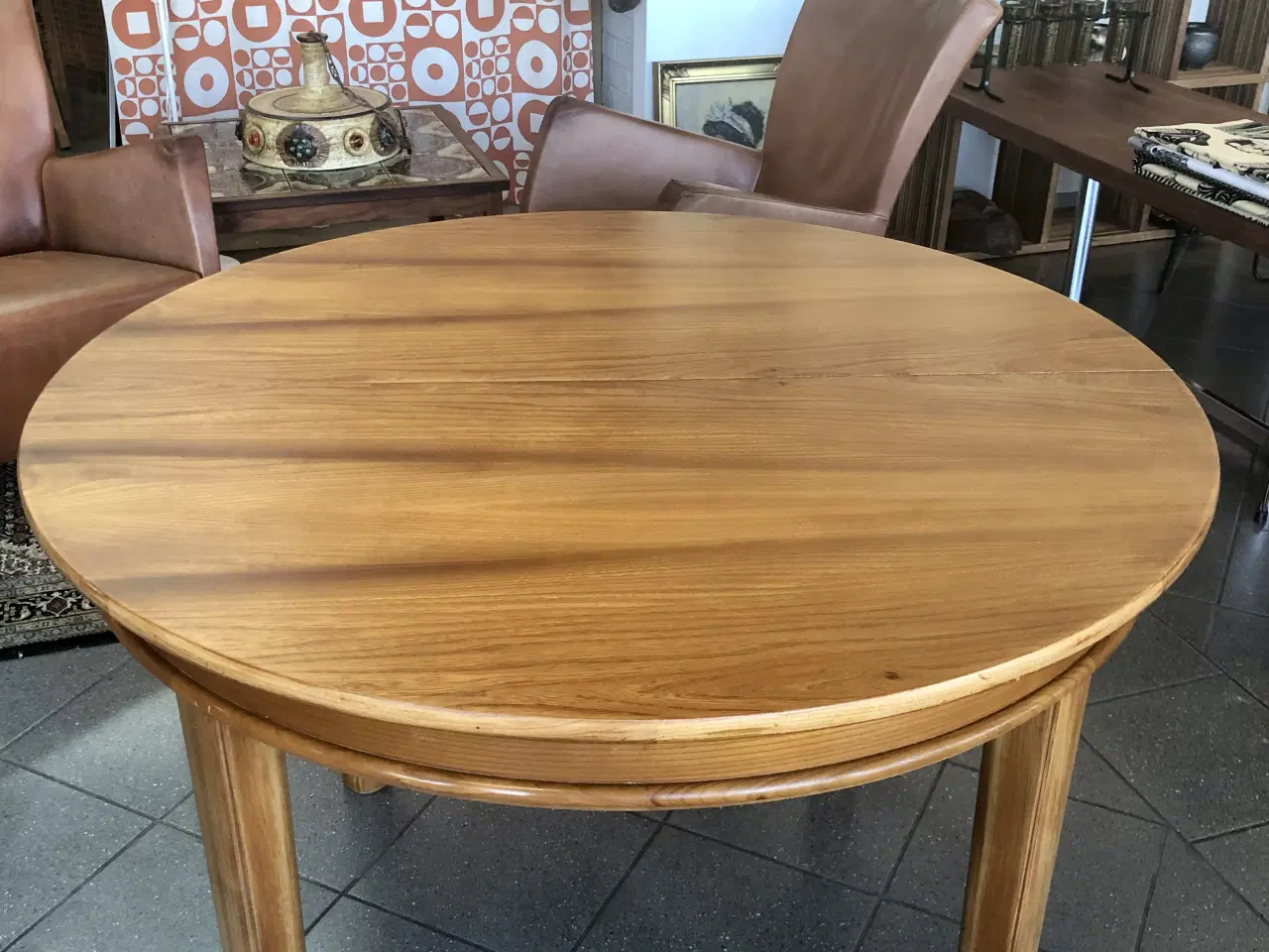 Billede 4 - Rundt Spisebord i vintage stil