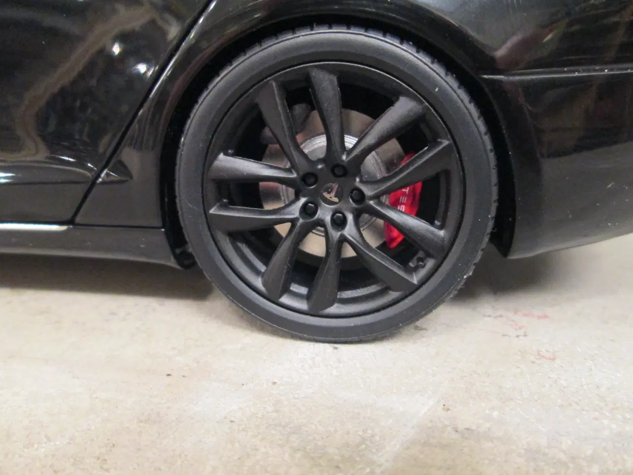 Billede 3 - Modelbil,,, Tesla model S    1:18