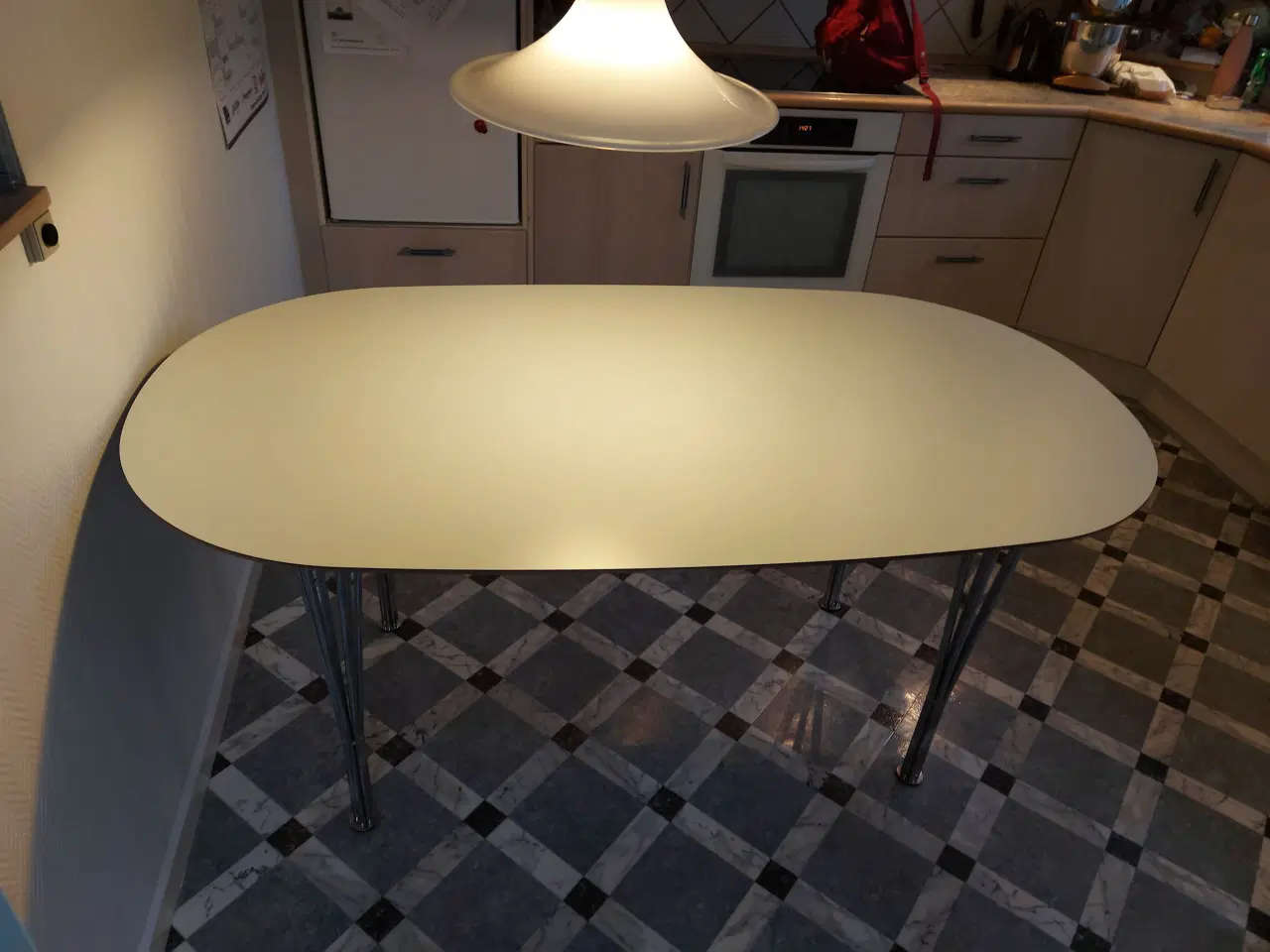 Billede 4 - Design Møbler Spisebord.