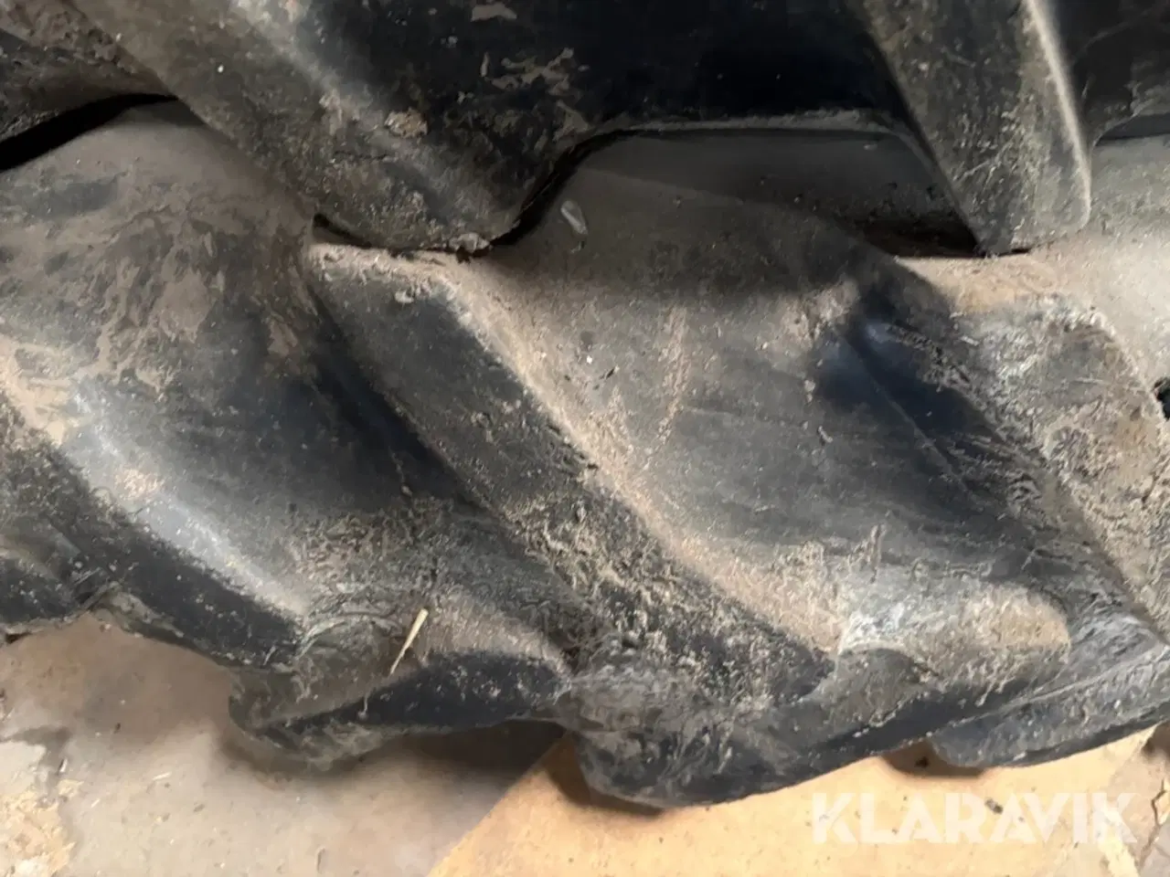 Billede 10 - Landbrugsdæk Taurus 12.4R46 2 styk