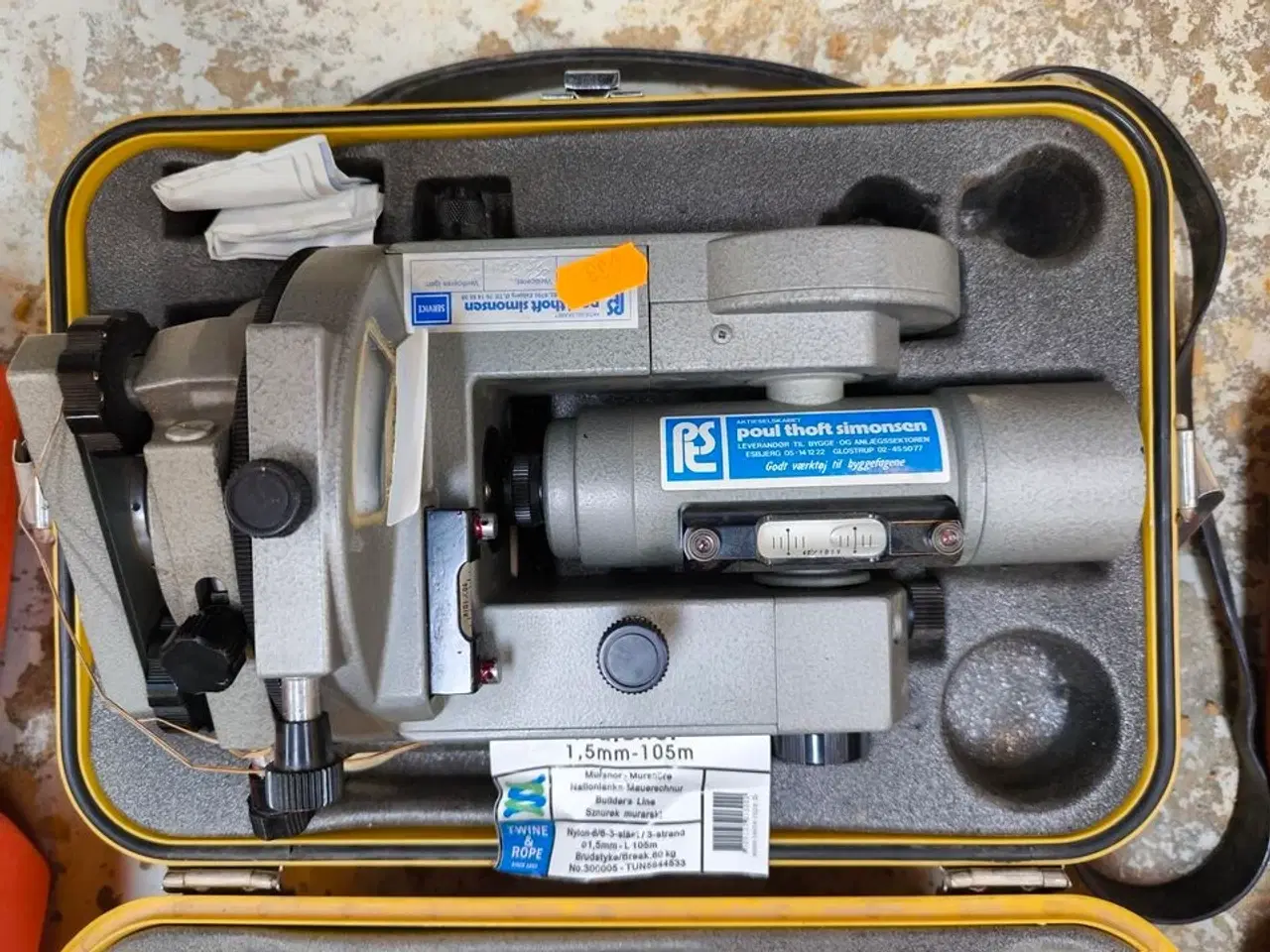 Billede 1 - Ældre teodolit i kasse