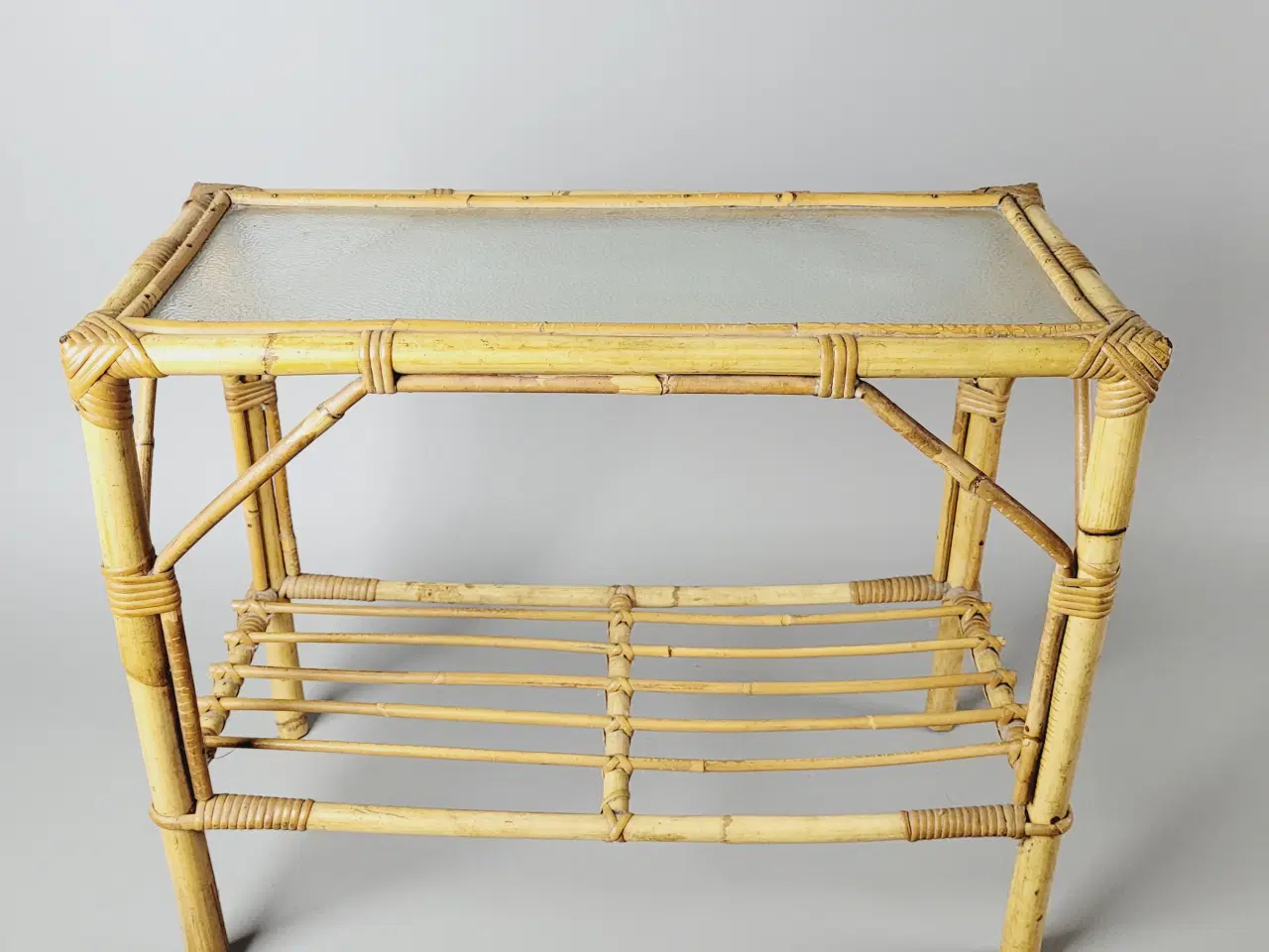 Billede 3 - ⭐️· Fint vintage bord i bambus/rattan med glas