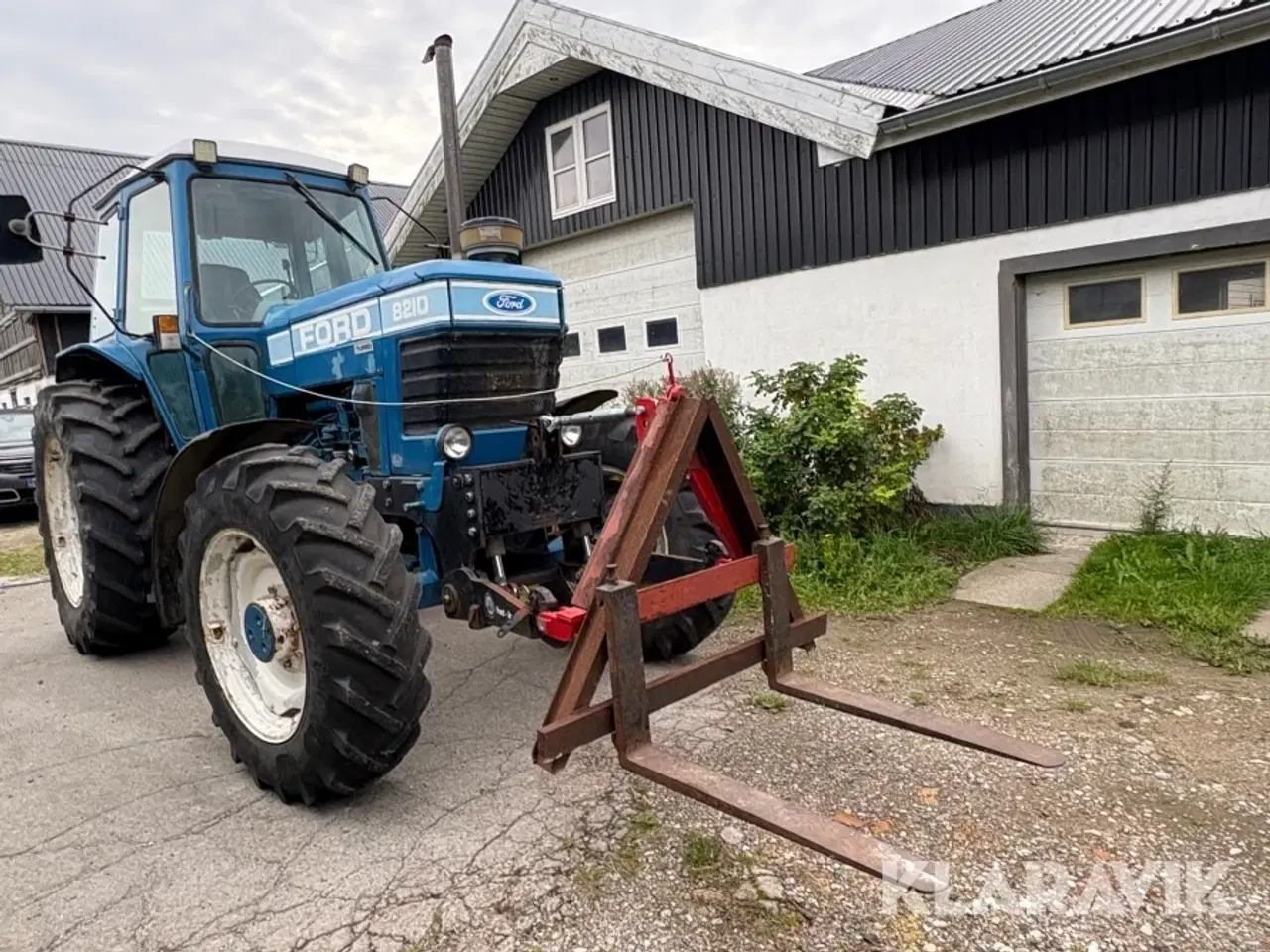 Billede 4 - Traktor Ford 8210 Turbo med front løfter og A-ramme