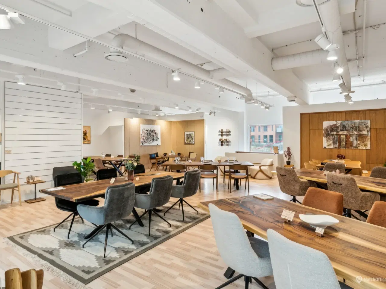 Billede 2 - Butikslejemål med bred og synlig facade