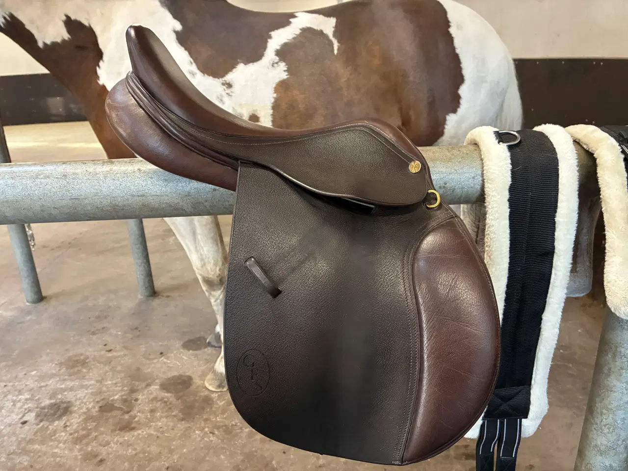 Billede 1 - Brun springsadle 