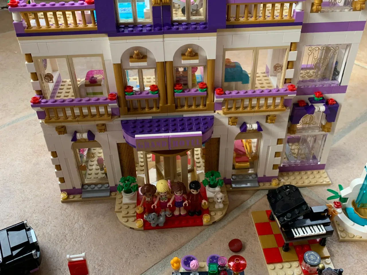 Billede 2 - Lego Friends 41101 Grand Hotel 