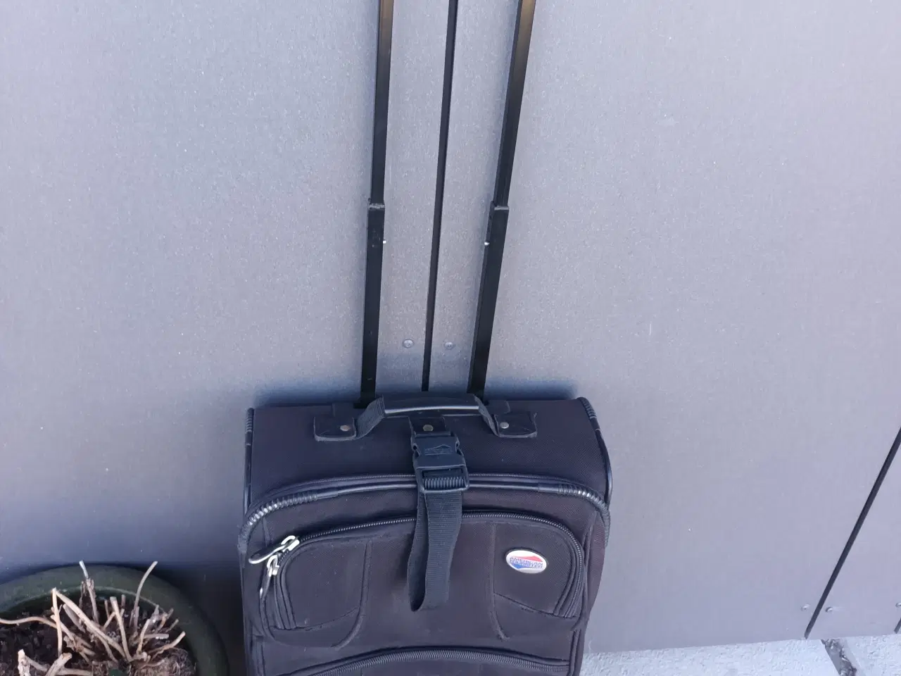 Billede 1 - FLOT SORT KUFFERT 58X34X18 CM AMERICAN TOURISTER