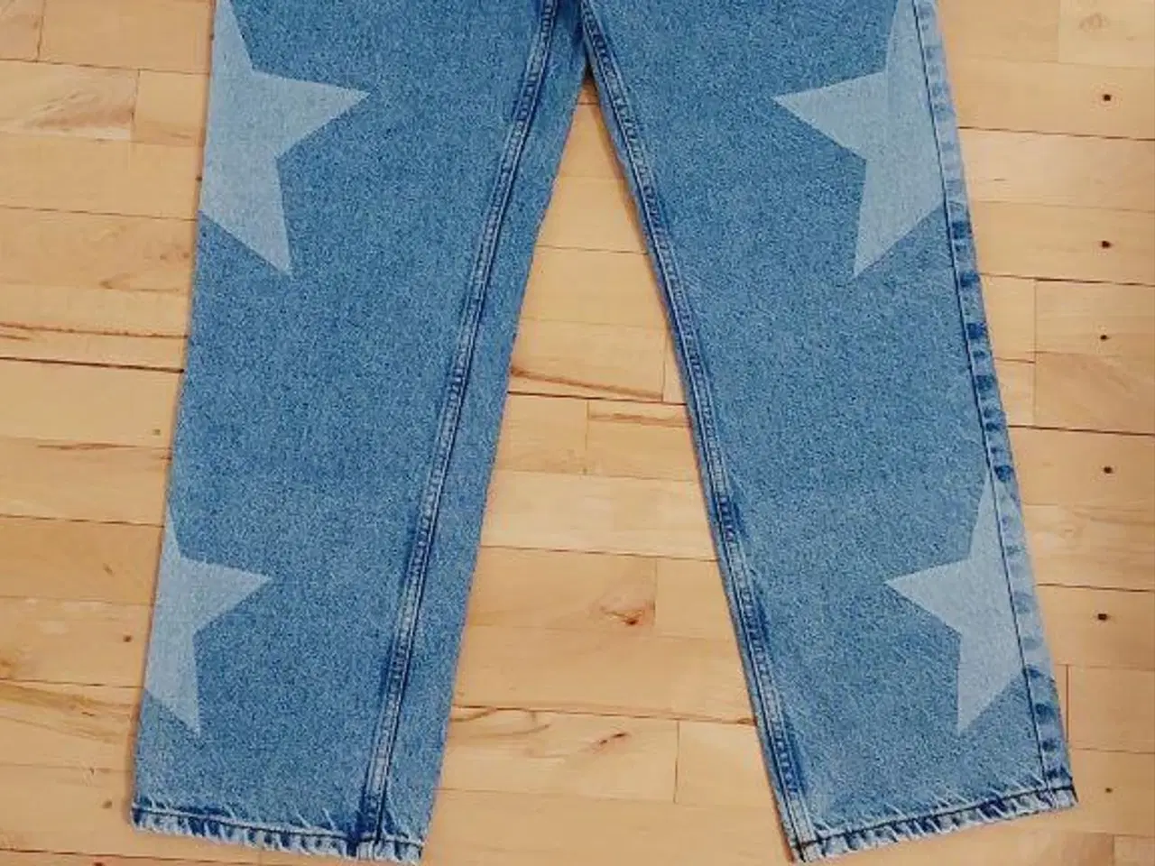 Billede 1 - NA-KD star jeans i str. 40