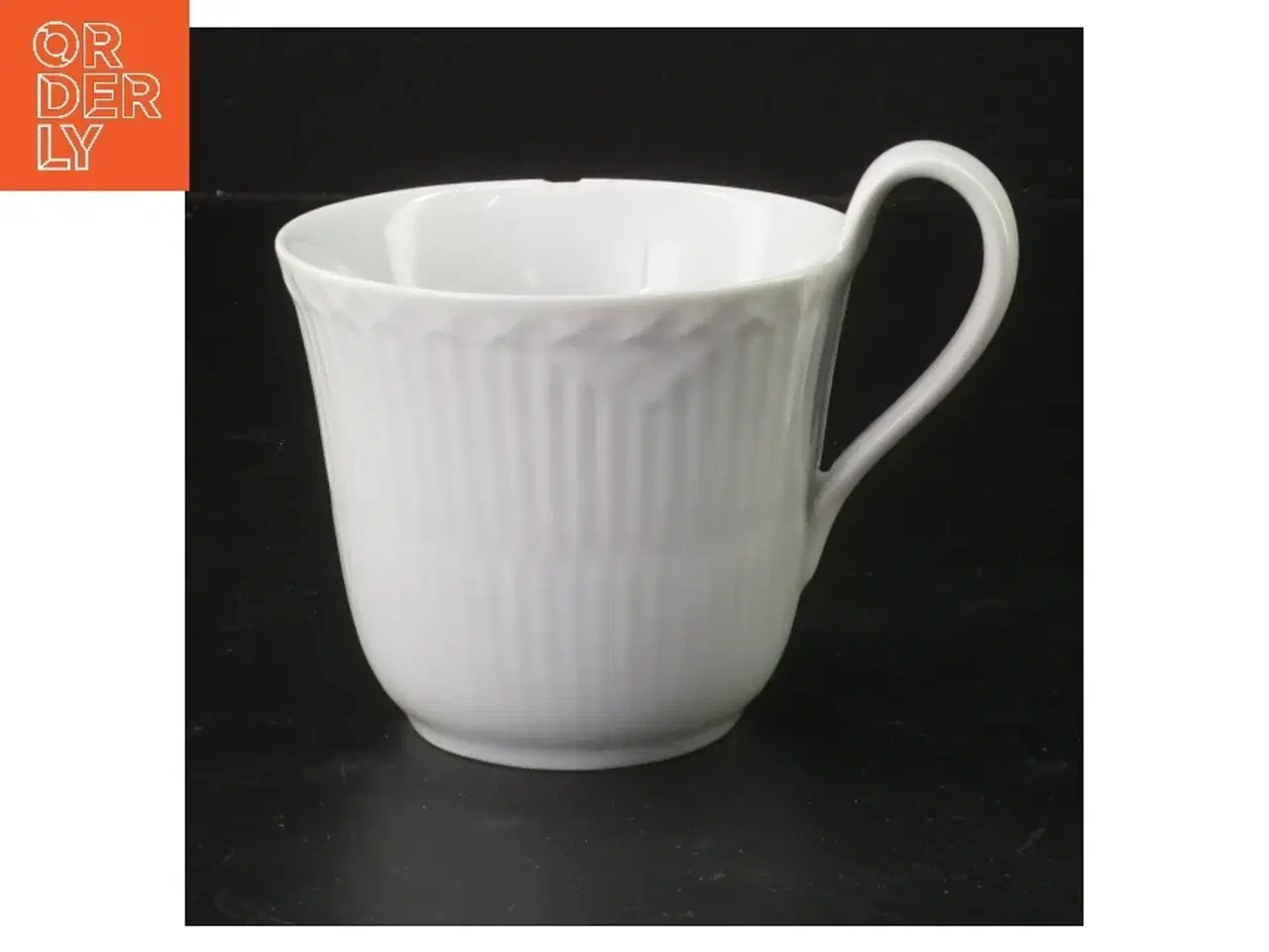 Billede 1 - Royal Copenhagen porcelænskop med hank (str. Ø 9 cm længde 8 cm)