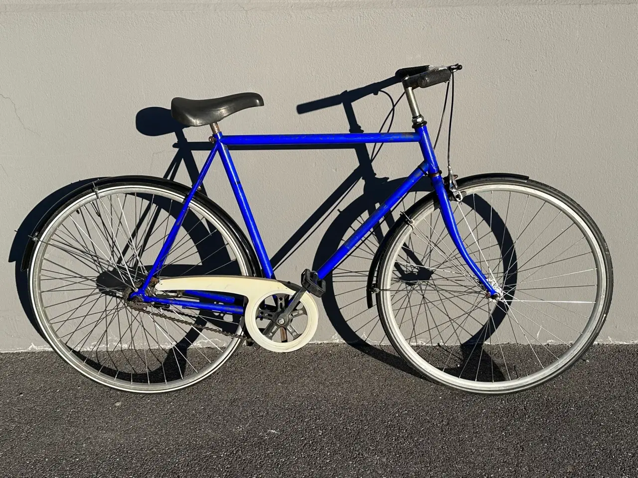 Billede 1 - Mørkeblå MBK herrecykel – retro klassiker med 3 ge