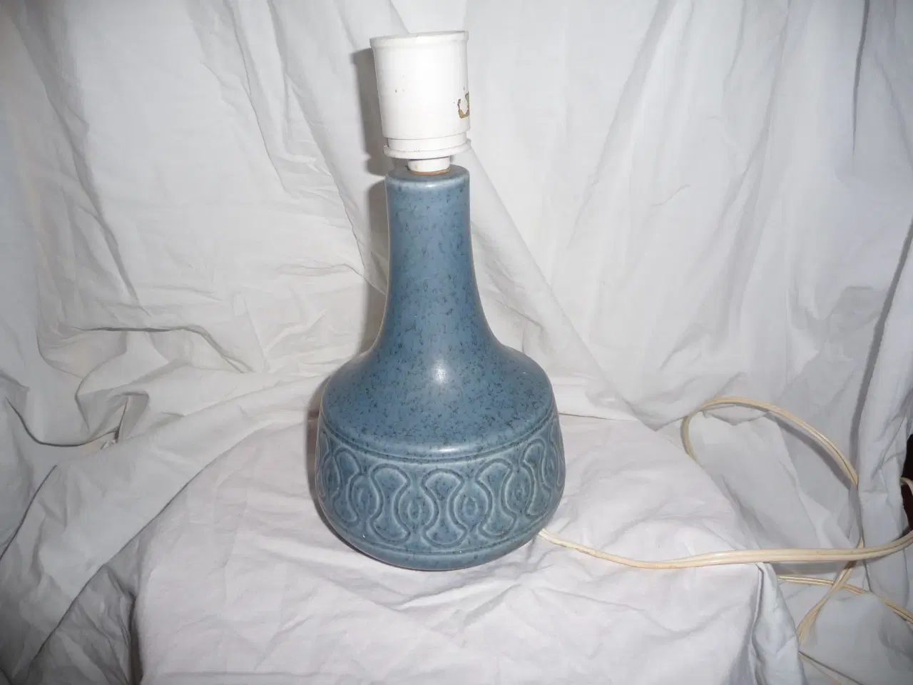 Billede 1 - blålig lampe