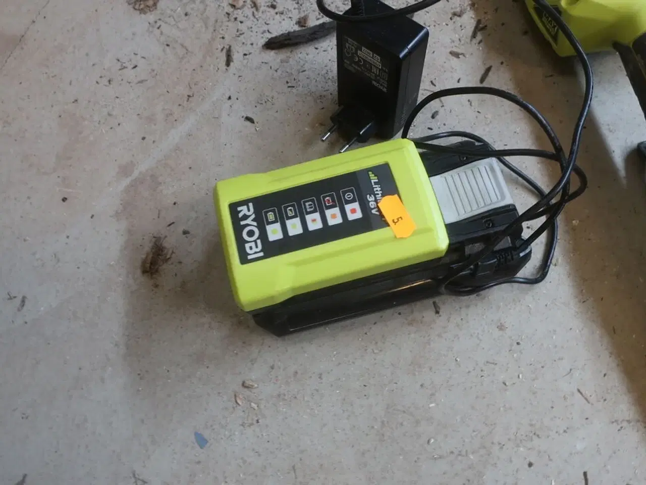 Billede 5 - Boremaskine, vinkelsliber mv. RYOBI Model: 5NR19/66-2, RAG18125, RID18X, Easy Egde, Hegde Sweep,