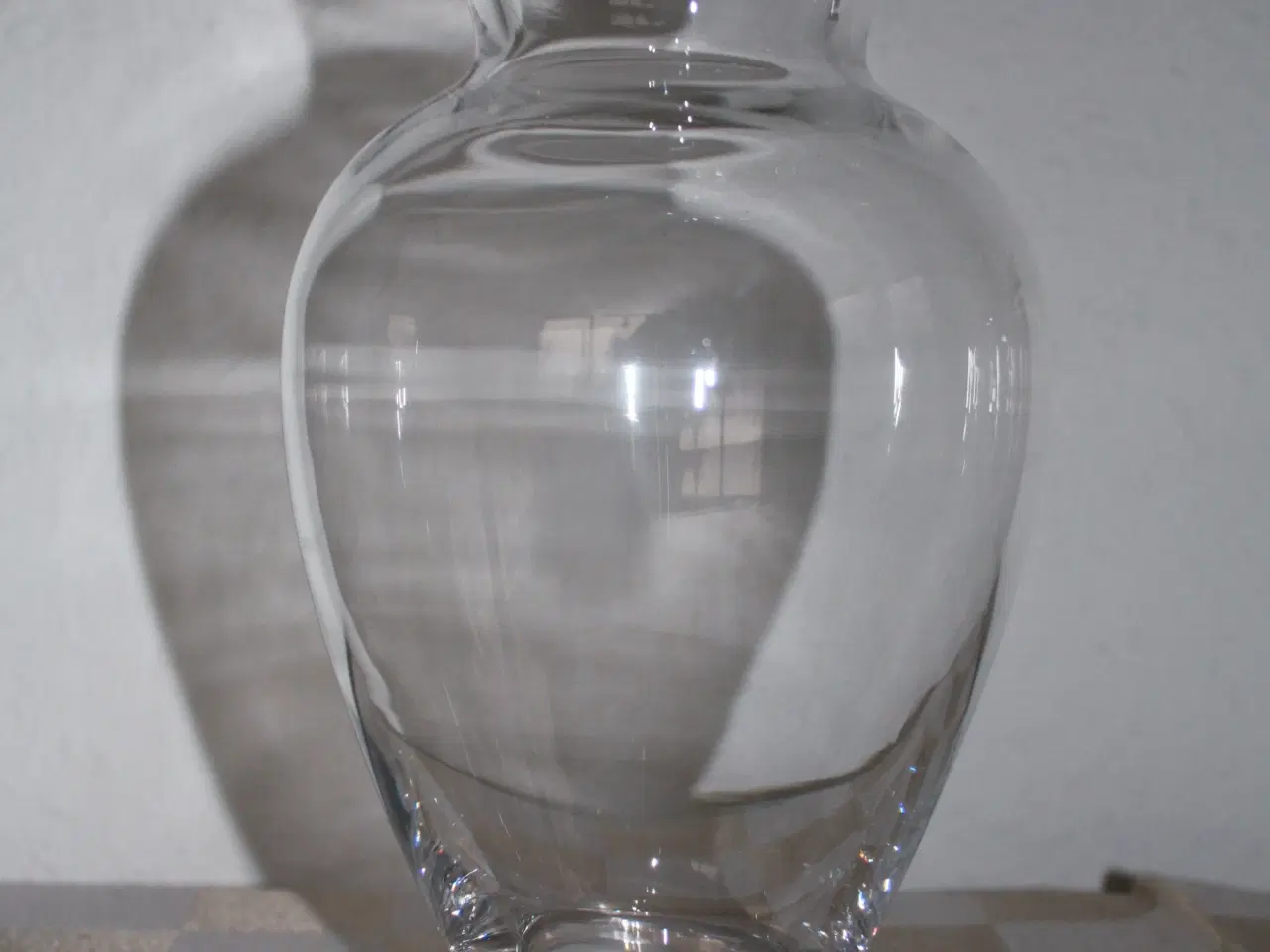 Billede 2 - Holmegaard Amfora vase, klar, mellem