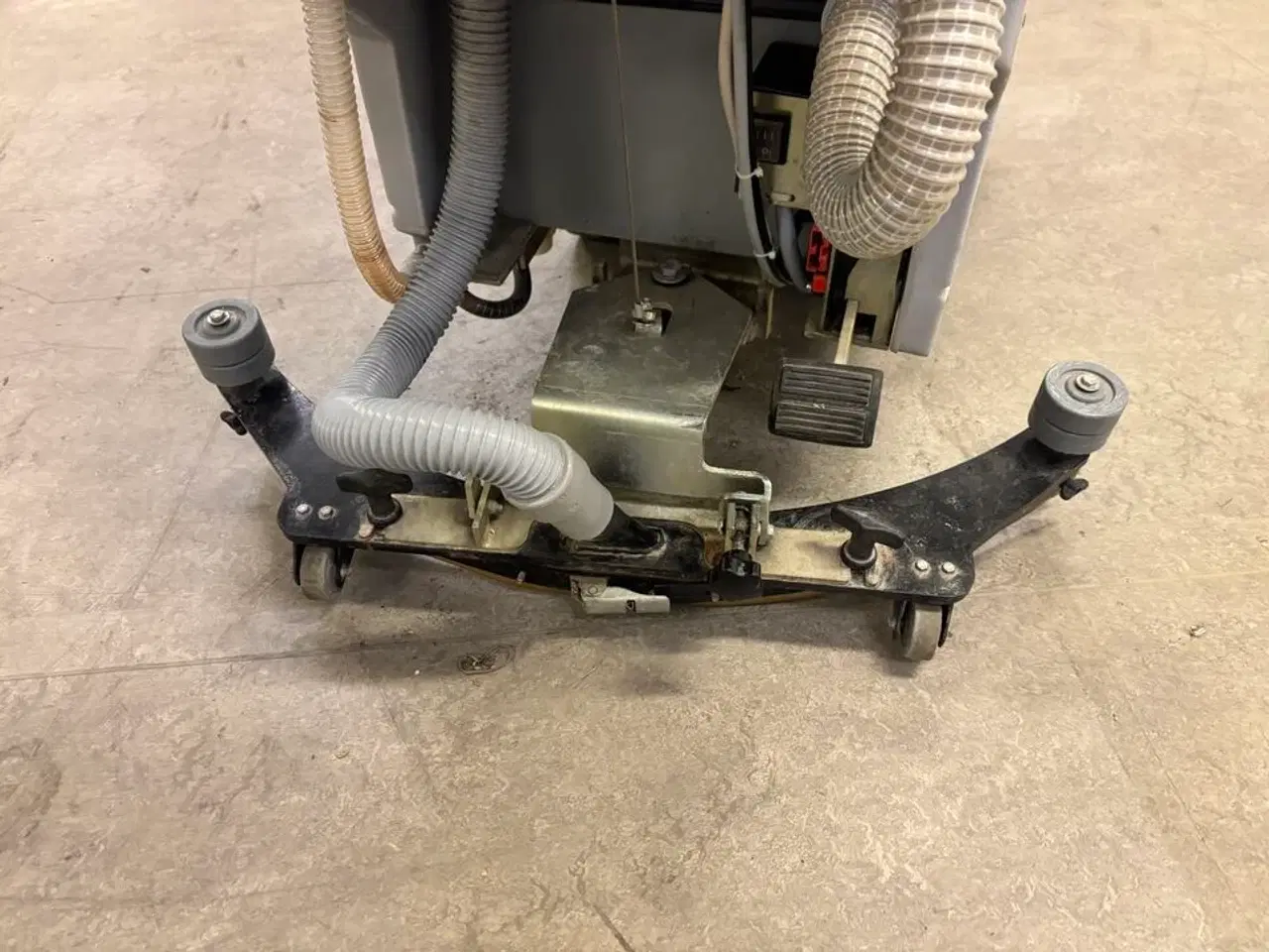 Billede 4 - Gulvvasker NILFISK BA 450