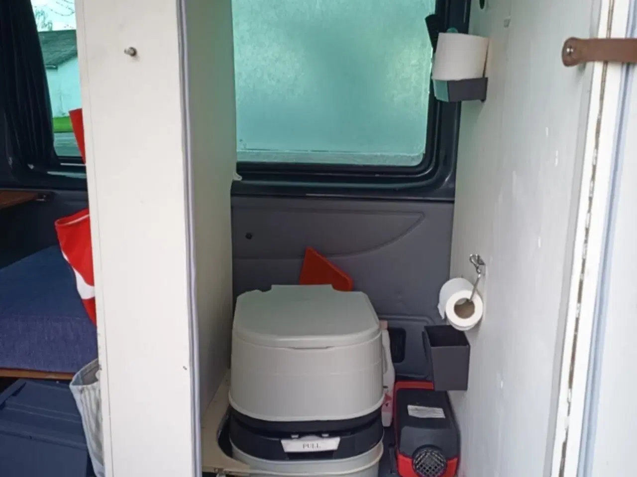 Billede 10 - Ombygget fra bus til camper i 2021