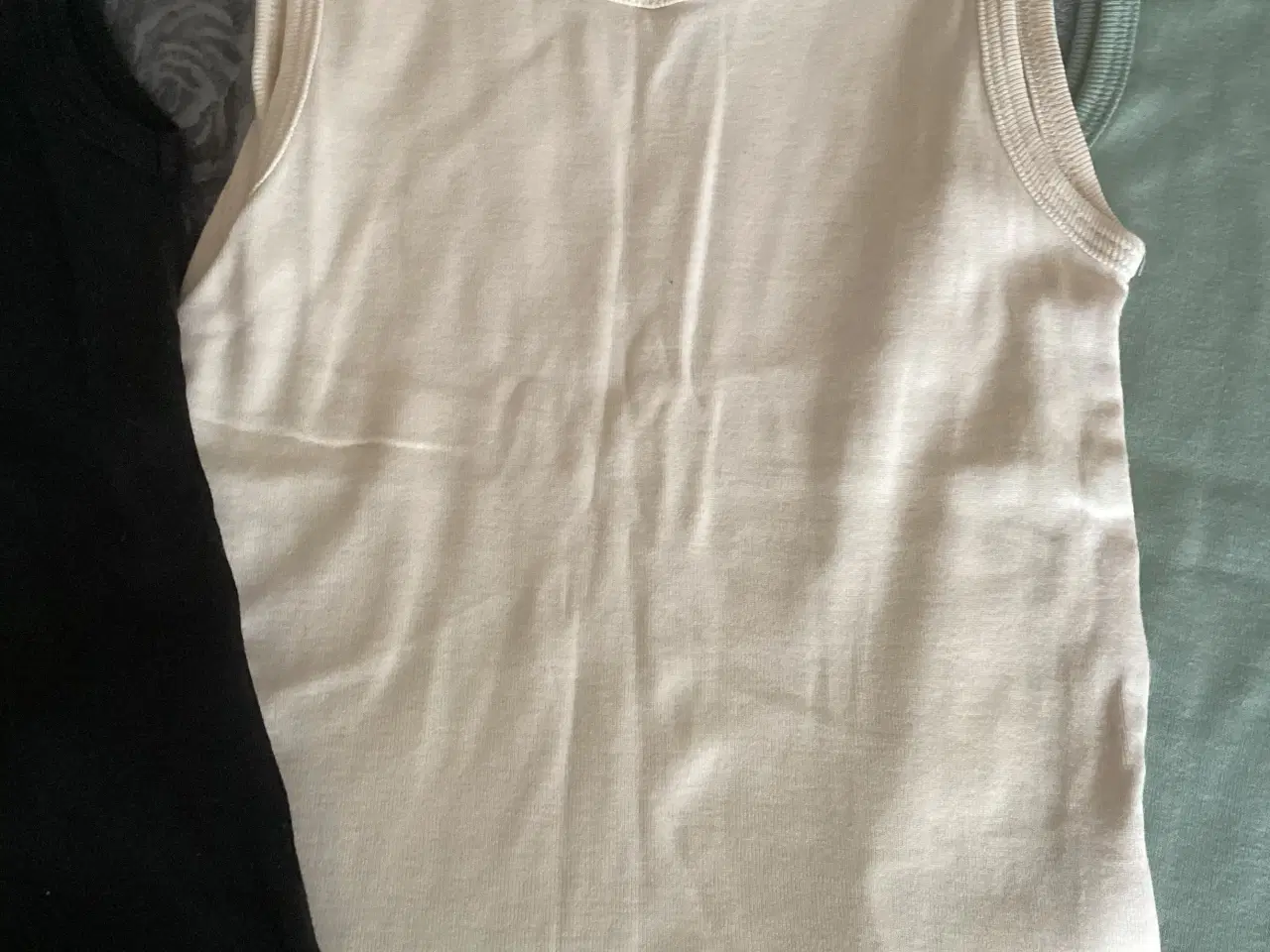 Billede 5 - Undertrøjer / tanktop 