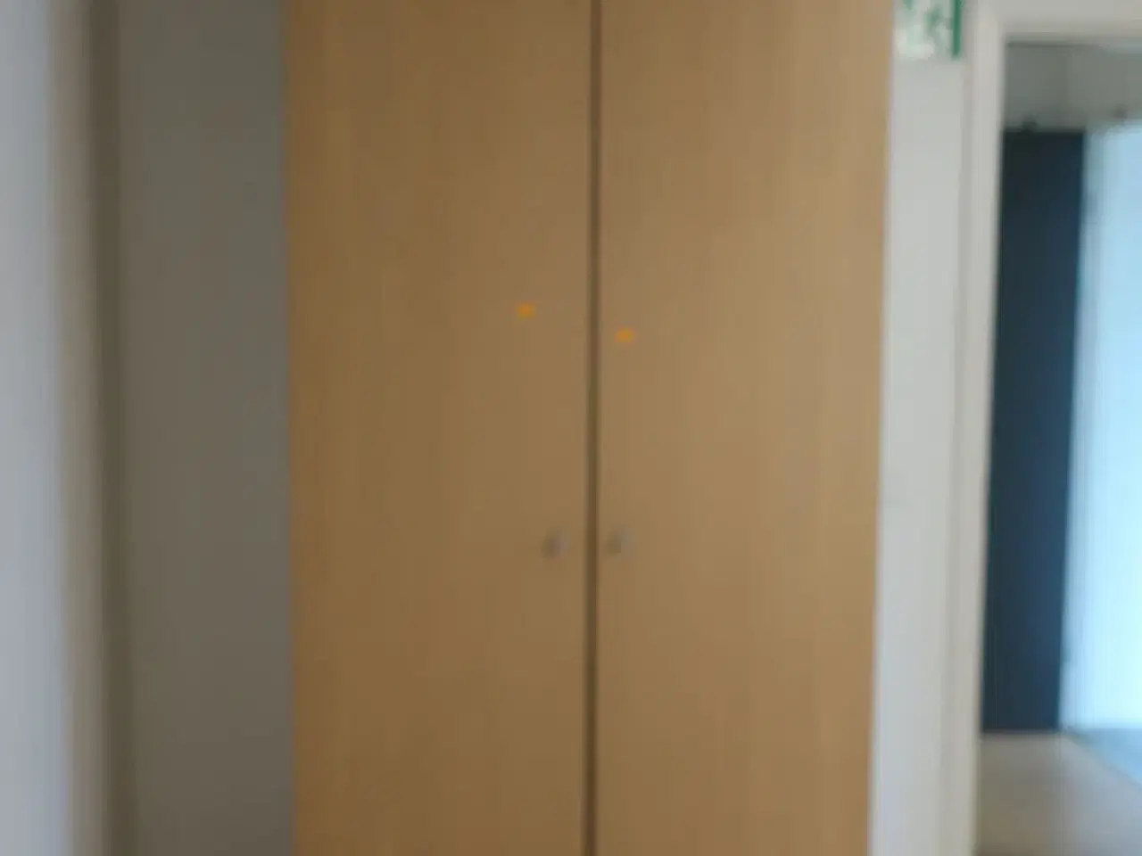 Billede 1 - Klædeskab