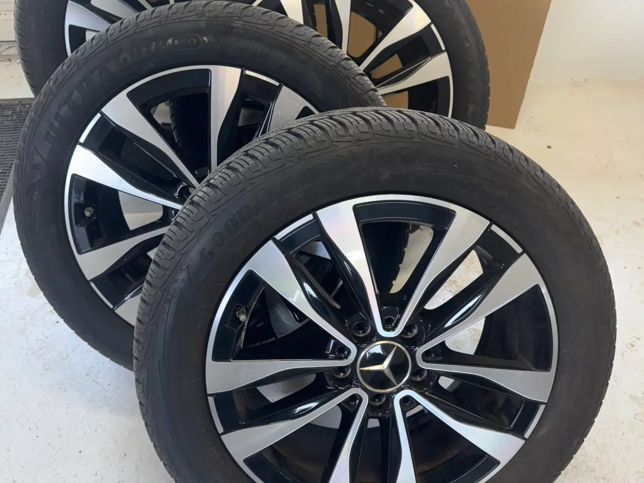 Billede 5 - Vinterdæk på original Mercedes fælge