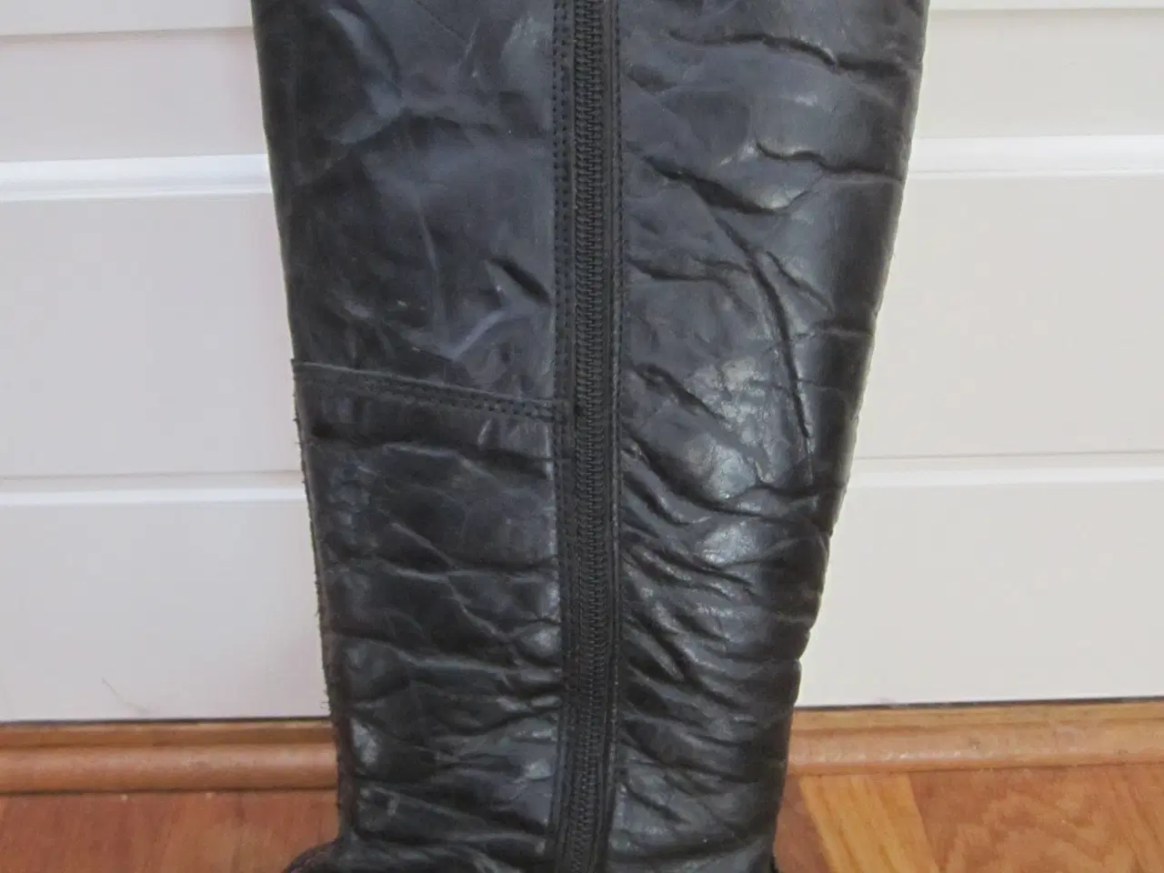 Billede 3 - LÆKRE VINTERSTØVLER. Str. 36. BYD.