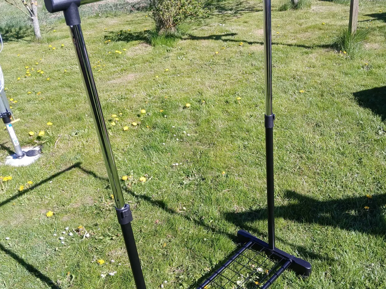 Billede 1 - Tøjstativ med hylde til sko