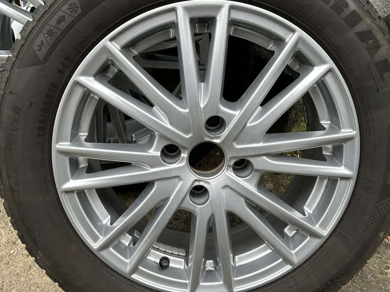 Billede 4 - Alu-fælge med helårsdæk