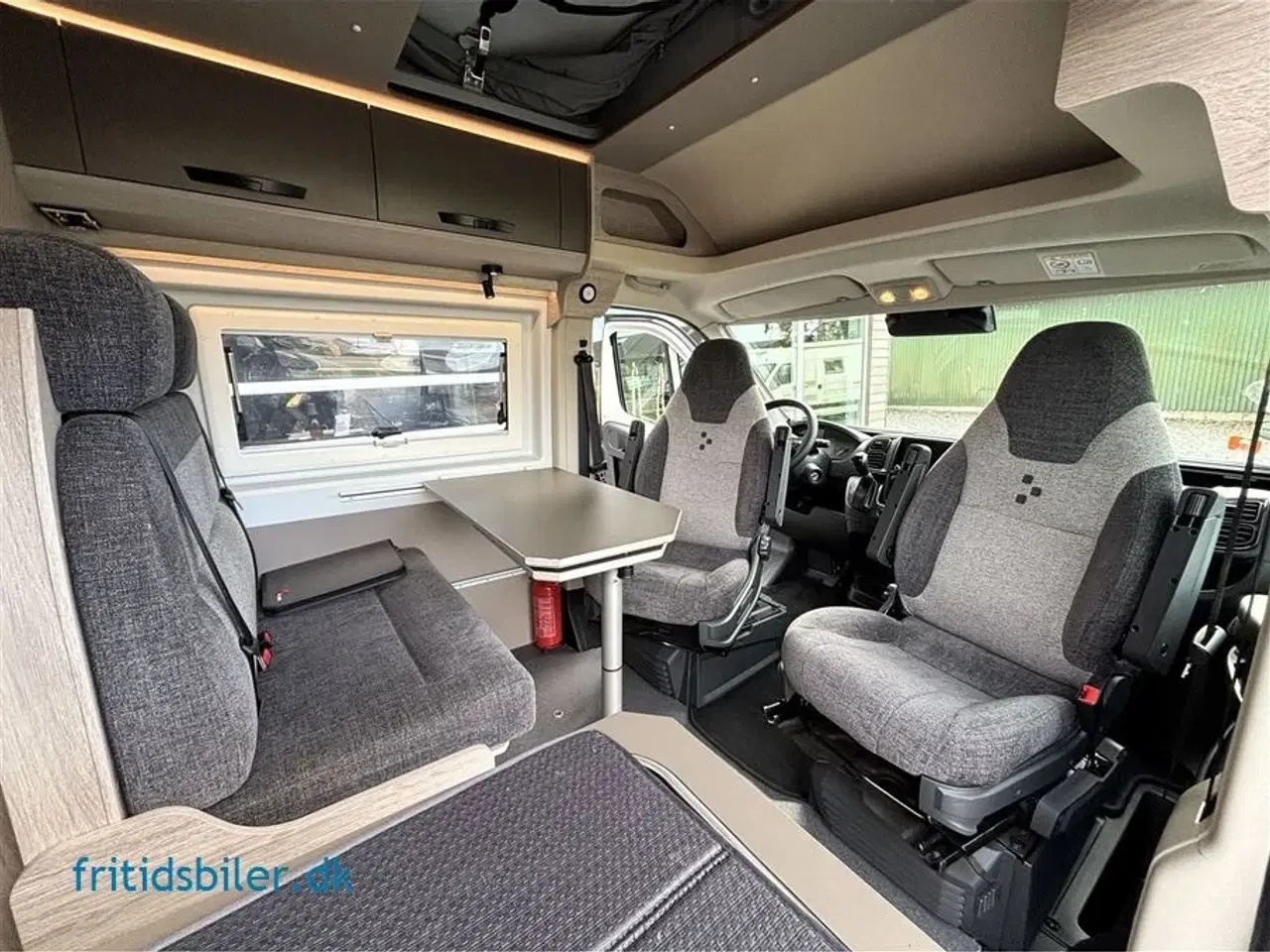 Billede 6 - 2025 - Bravia 636 180 Hk   Bravia 636 Med hævetag campervanen med masser af plads til 4 personer