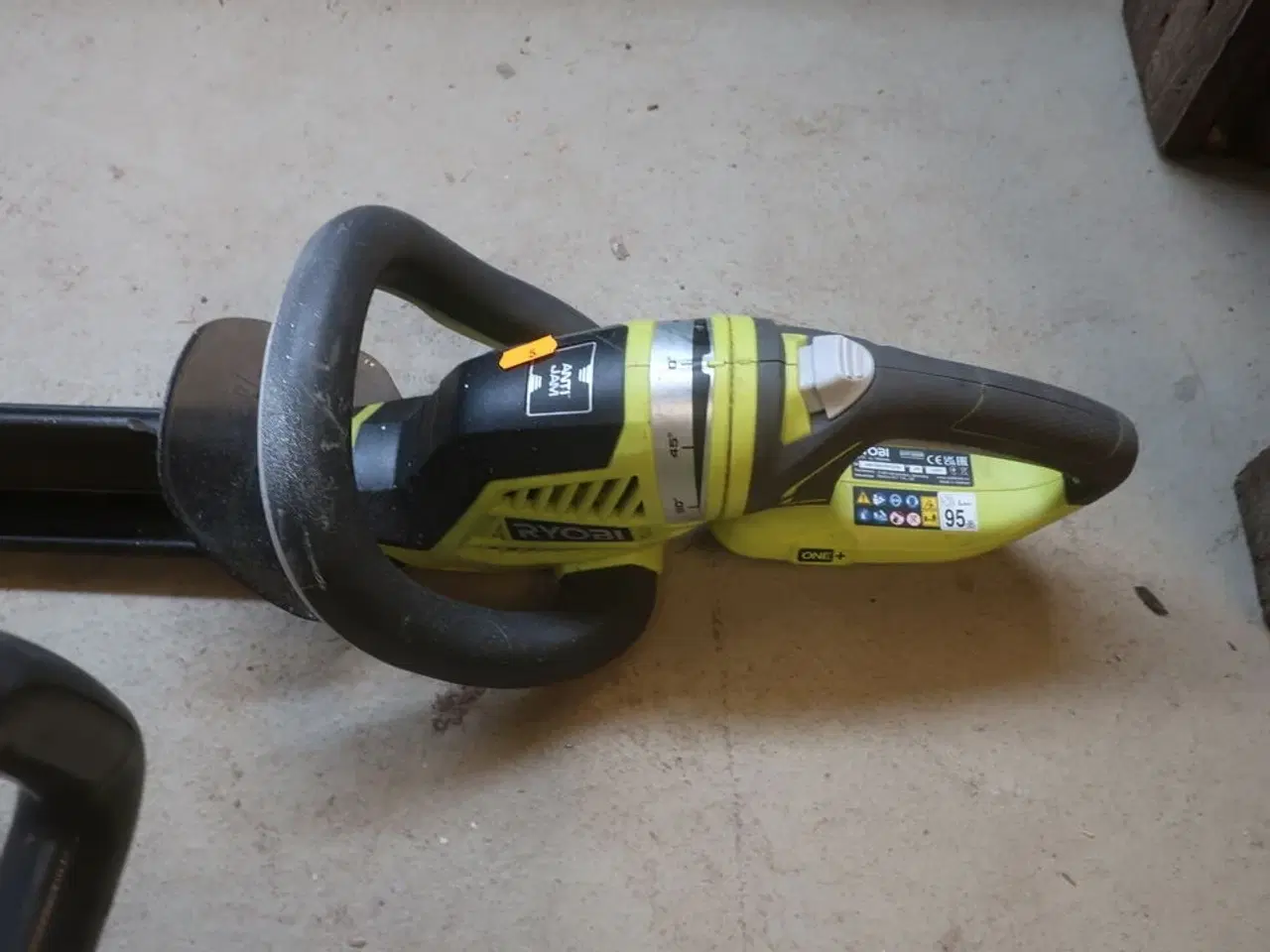 Billede 9 - Boremaskine, vinkelsliber mv. RYOBI Model: 5NR19/66-2, RAG18125, RID18X, Easy Egde, Hegde Sweep,