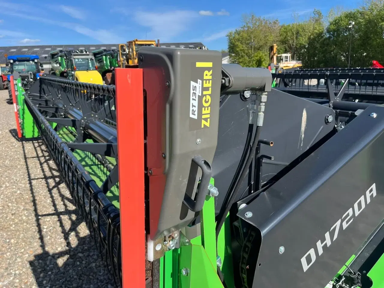 Billede 10 - Deutz-Fahr C7206 With 24feed - 7.2m header. New and unused Combine together with 7.2m header